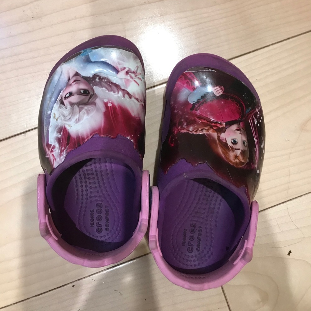 Frozen Crocs_size 8